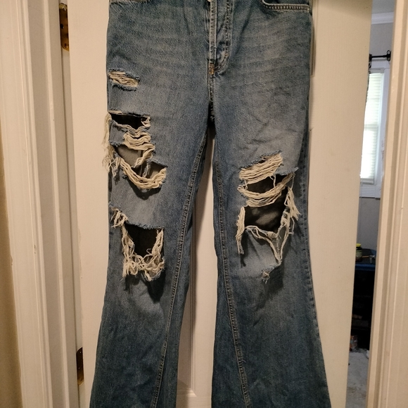 We The Free Distressed Denim Jeans Flare Leg - Picture 10 of 10